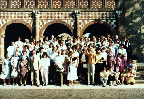 Familienfoto an der Königshalle in Lorsch