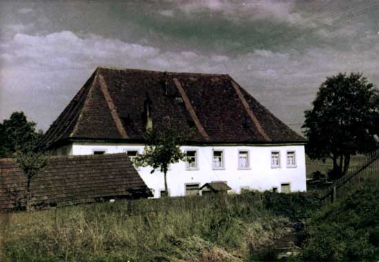 Die Banzenmühle an der Jagst bei Lauchheim mit dem Mühlkanal