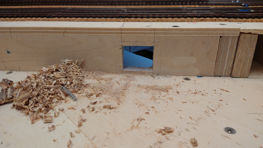 Hier wird eine kleine Unterführung eingebaut Hier wird eine kleine Unterführung eingebaut